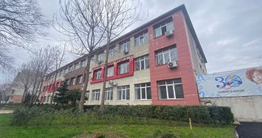 Stire din Social : Angajații Primăriei Constanța și-ar putea muta birourile în fosta Școală Spectrum