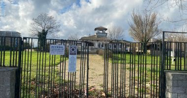 Stire din Social : Vila Regală, simbol al neglijenței, pornește pe drumul reabilitării! „Nu mai avem încredere”