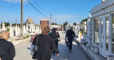 Stire din Social : Paștele Blajinilor, cu trafic blocat și nervi întinși, în preajma cimitirelor