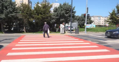 Stire din Social : Haos și controverse. Semafor inteligent și traversări riscante în Constanța