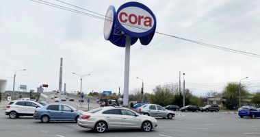 Stire din Social : Când va fi resistematizată intersecţia de la Cora? "Aerul este de nerespirat!"