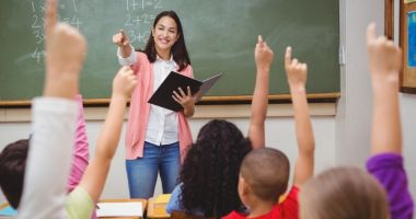 Stire din Cultură-Educație : S-a făcut "dreptate" în 2023! De patru ori mai multe gradații de merit pentru inspectori și directori