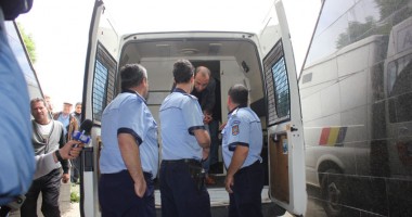 Stire din Eveniment : Suspecții de uciderea Larei Șaban, testați cu detectorul de minciuni