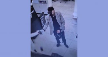 Stire din Eveniment : Bărbatul care a încercat să jefuiască o agenţie bancară a fost identificat şi dus la audieri