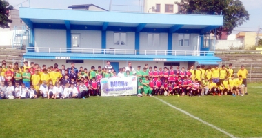 Stire din Sport : Sute de copii, la etapa a doua  a Cupei Verii la mini-rugby