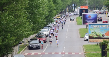Sute de alergători, la ediția jubiliară a Crosului Național Olimpic - 2