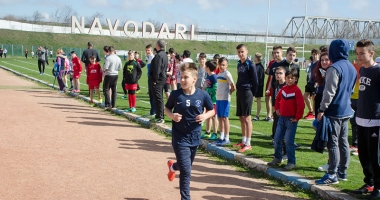 Sute de alergători, la startul Crosului Primăverii - 2