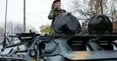 Sute de militari  se pregătesc  de defilarea oficială, pe bulevardul Tomis - 2