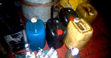 Sute de litri de motorină,  confiscați de polițiștii de frontieră - 3