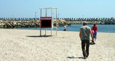 Stire din Economie : Sute de agenți de turism au luat la pas litoralul