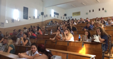 Stire din Cultură-Educație : Sute de posturi rămase neocupate la debut de an școlar