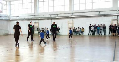 Sute de copii s-au bucurat, la Cumpăna, de prezența sportivilor de la BC Athletic și CSU Neptun - 2