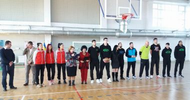 Sute de copii s-au bucurat, la Cumpăna, de prezența sportivilor de la BC Athletic și CSU Neptun - 5