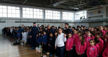 Sute de copii s-au bucurat, la Cumpăna, de prezența sportivilor de la BC Athletic și CSU Neptun - 6
