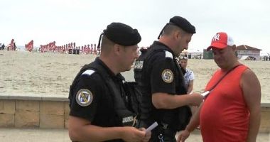 Sute de copii rătăciți pe plajele de pe litoral. Jandarmii fac apel la părinți