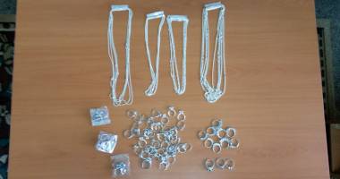 Sute de grame de bijuterii confiscate la graniță, la Vama Veche - 2
