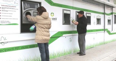 Stire din Social : Sute de kilograme de deșeuri reciclabile, colectate la Carrefour