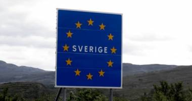 Suedia reintroduce temporar controalele la frontiere
