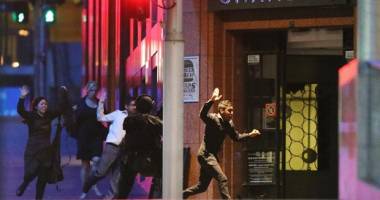 Stire din Actualitate : Luare de ostatici la Sydney / Ostaticii, eliberați după ce cafeneaua a fost luată cu asalt