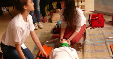 Stire din Sănătate : Tabără tematică  pentru elevii voluntari  din Constanța