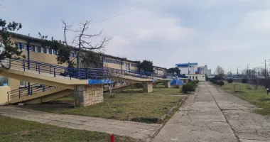 Vacanțe în străinătate, tabere distruse acasă. Două lumi pentru elevii din România - 2