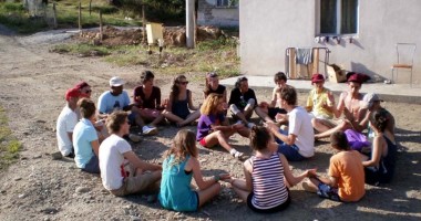 Stire din Cultură-Educație : Tabere studențești pe banii statului român