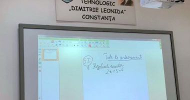 Stire din Cultură-Educație : Table smart în școlile și liceele din Constanța, pentru derularea lecțiilor online