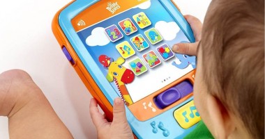 Stire din Eveniment : Tablete pentru prichindei în valoare de 72.000 lei, oprite la Agigea