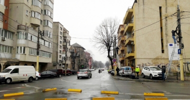 Stire din Politică-Administrație : Primăria Constanța a dispus îndepărtarea cablurilor aeriene