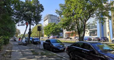 Dispar cablurile de pe stâlpii de pe bulevardul Mamaia