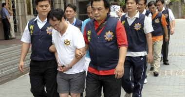 Stire din Actualitate : Spărgători de bancomate,  arestați în Taiwan. Printre ei și români