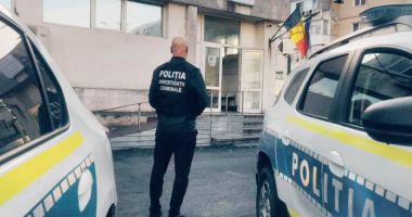 Stire din Eveniment : Tânăr reținut de oamenii legii după ce a tâlhărit un copil de 15 ani