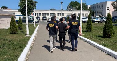Stire din Eveniment : Bătrân de 63 de ani, tâlhărit în plină stradă de doi tineri din Constanța