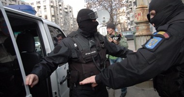 Stire din Eveniment : Tâlharii care jefuiau prostituatele din Constanța, săltați de polițiști
