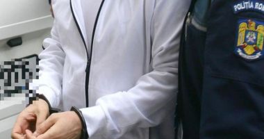 Stire din Eveniment : Copil de 14 ani, reținut de polițiști pentru trei tâlhării. Le smulgea telefoanele din mână și fugea