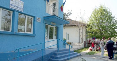 Stire din Eveniment : Tâlhărie neobișnuită: femeie de 93 de ani, jefuită de nepoata însărcinată
