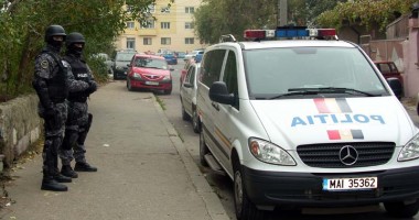 Stire din Eveniment : Tâlhari periculoși prinși de polițiștii constănțeni. Își băteau crunt victimele înainte de a le jefui
