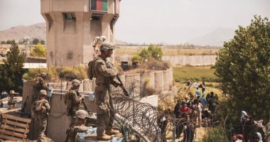 Stire din Actualitate : 20 de persoane au murit, într-o săptămână, în haosul de la aeroportul din Kabul