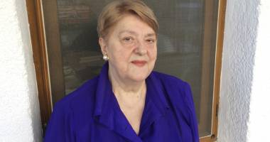 Stire din Cultură-Educație : "Orizontul părinților este la nivelul nasului: să ia copilul notă mare!"