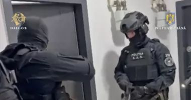 Stire din Eveniment : Doi tineri arestați după moartea unui bărbat care a consumat „cristal”. Victima avea 27 de ani