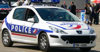 Român de 23 de ani, împușcat de polițiști în Franța după o urmărire ca-n filme