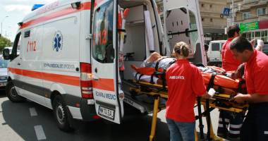 Tânără lovită pe trecerea de pietoni