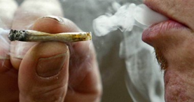 Stire din Eveniment : Tânăr de 17 ani, prins în timp  ce se droga