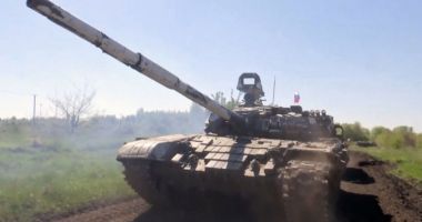 Cu tancul rusesc la furat în Ucraina