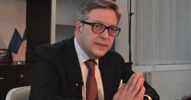 Stire din Politică-Administrație : "Nu putem aplauda când nu este nimic de aplaudat în Republica Moldova"