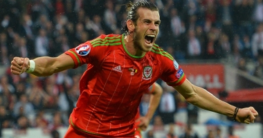 Stire din Sport : Gareth Bale conduce Țara Galilor către optimi