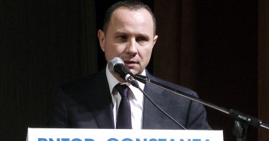 Stire din Politică-Administrație : Țărăniștii cer demisia lui Aurelian Pavelescu și organizarea unui Congres PNȚCD
