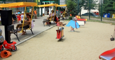 Stire din Social : Țara Piticilor  devine Tărâmul magic  al Crăciunului. Parcul  se închide două săptămâni