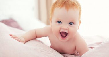 Stire din Sănătate : Lăsaţi copiii să meargă în patru labe! Târâtul îi ajută în dezvoltarea lor