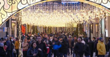 Stire din Social : Târgul de Crăciun din Craiova, pe locul II în topul celor mai frumoase destinații de sărbători din Europa